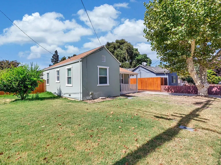 916 Poplar Ave — Photo 25
