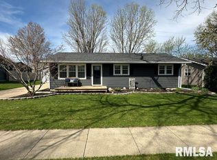 707 12th Ave, De Witt, IA 52742