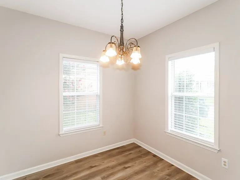 784 Breeze Way — Photo 7