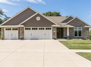 5815 River Pkwy NE, Cedar Rapids, IA 52411