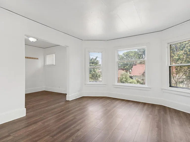 513 N 50th St #515 — Photo 9