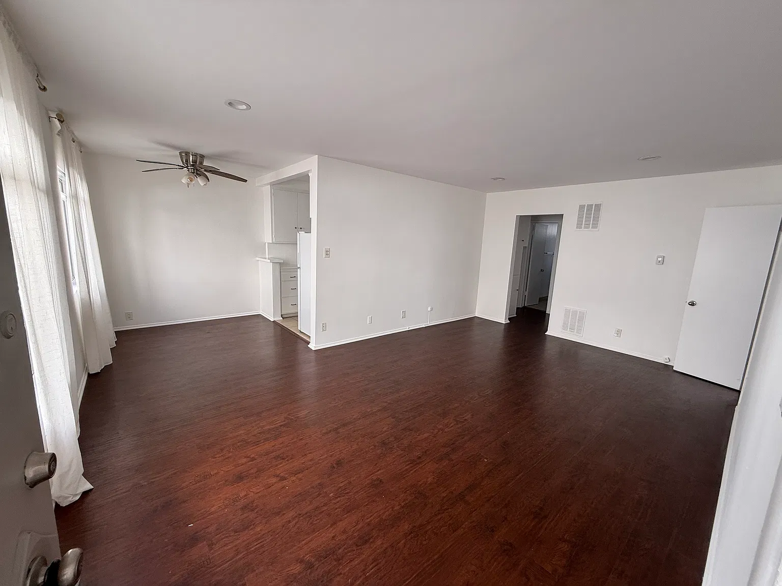 11937 Kiowa Ave — Photo 2