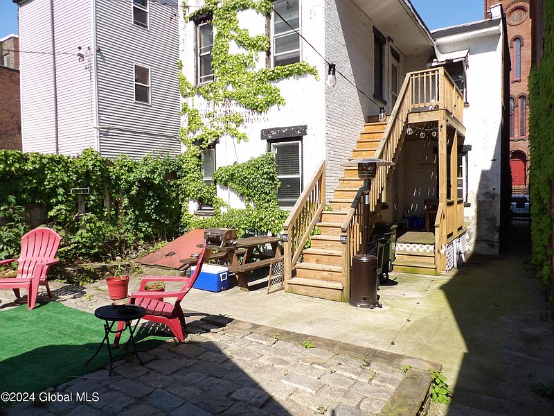 3rd image of 128 Mohawk Street