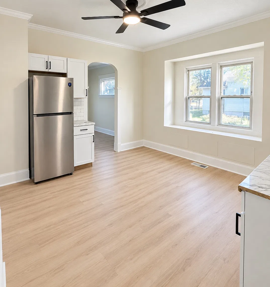 3 bed, 945 sqft, $1,400 — Photo 3