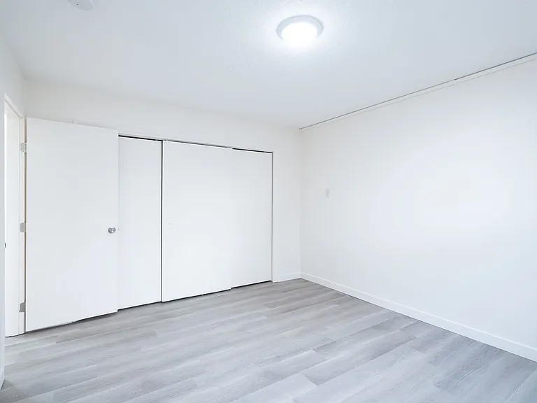 French Chateau Apartments — Photo 19
