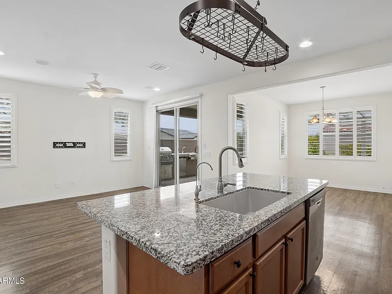 17863 W Hiddenview Dr — Photo 8