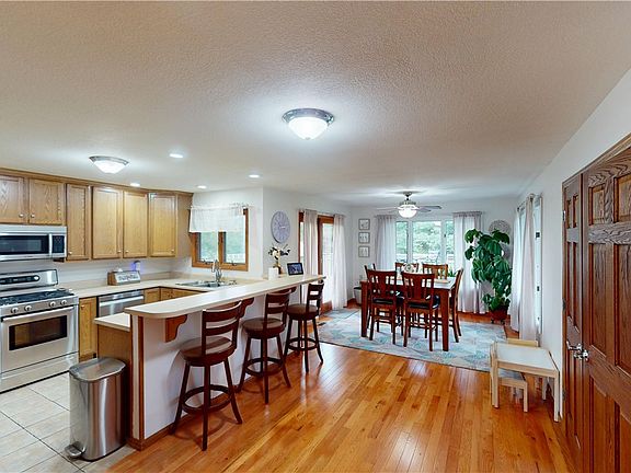 4th image of 6825 Sherry Ct