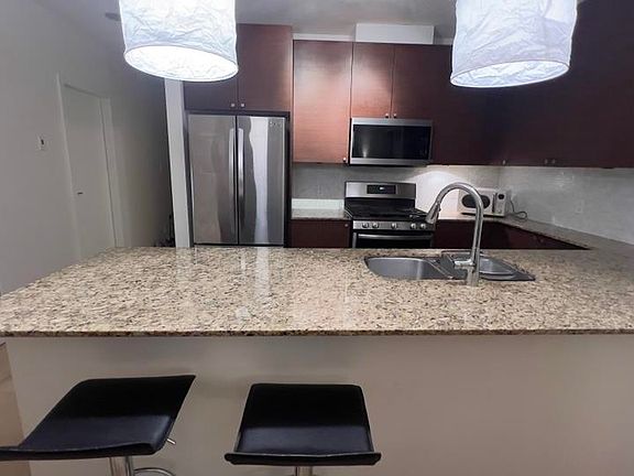 4th image of 400 Capilano Rd #705