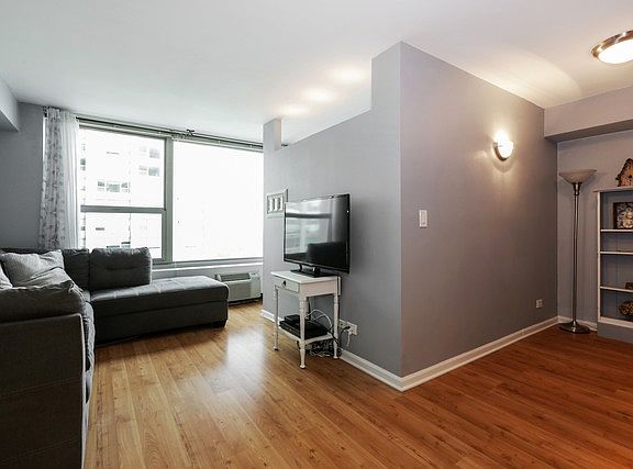 3rd image of 3600 N Lake Shore Dr APT 1304
