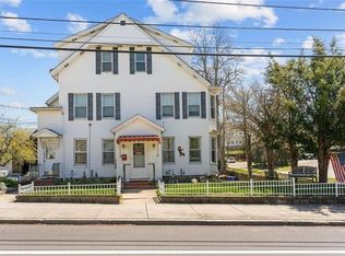 33 Grove Ave APT 4, Westerly, RI 02891
