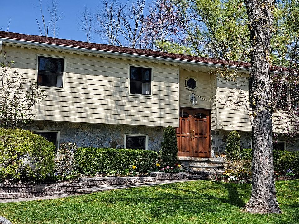 1st image of 17 Hereford Ln