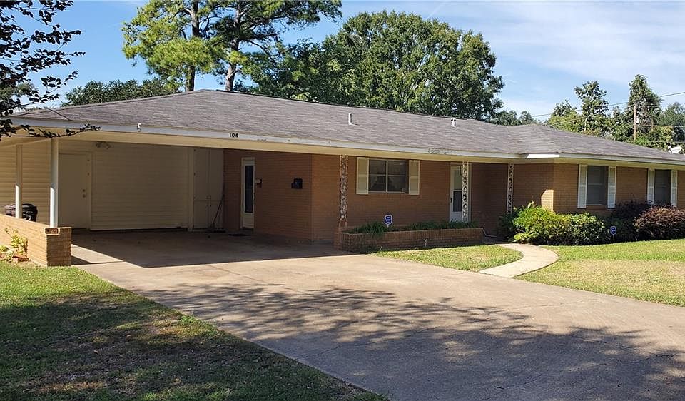 1st image of 104 S Weir Ave