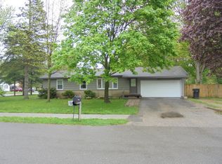 512 N Miller St, Paw Paw, MI 49079