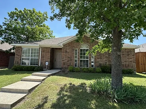 203 Cobblestone Dr Photo 1