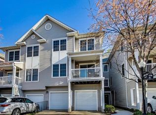 12822 Fair Briar Ln, Fairfax, VA 22033