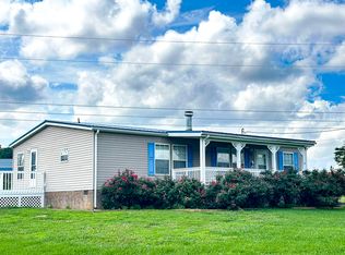 1467 Squire Fox Rd, Dandridge, TN 37725