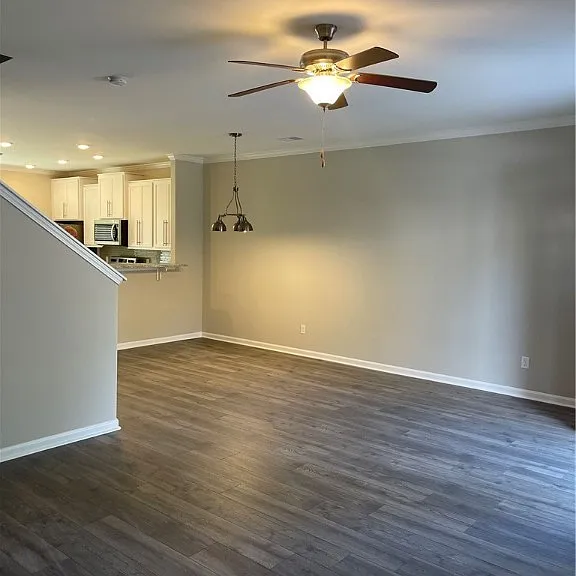 102 Reese Way — Photo 3