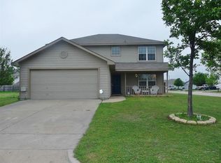1587 Country Crest Dr, Waxahachie, TX 75165