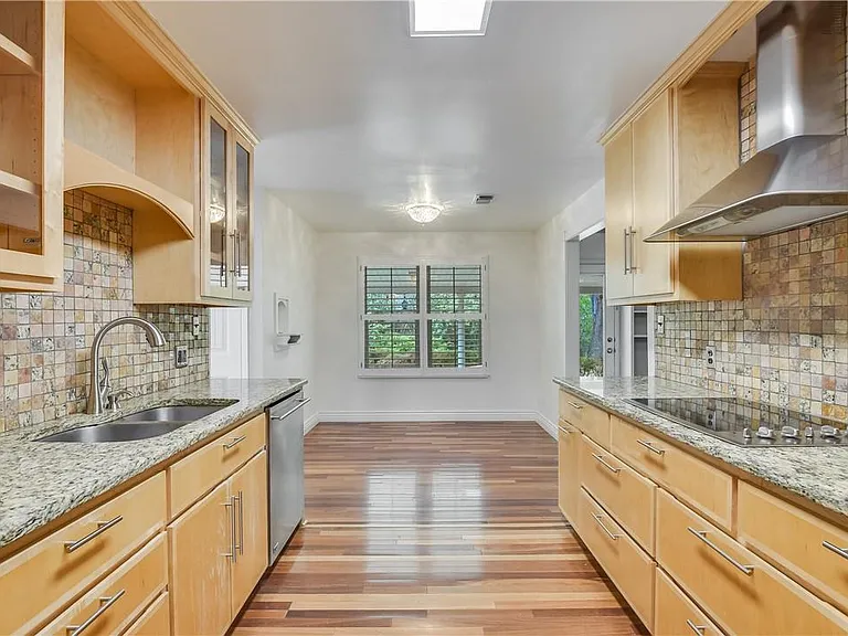 2501 Hancock Dr — Photo 19