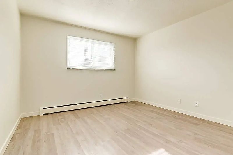 Edmonton Apartment for rent - 2 Bedrooms — photo 14