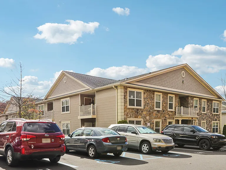 Summit Ridge Luxury Apartments — Photo 28