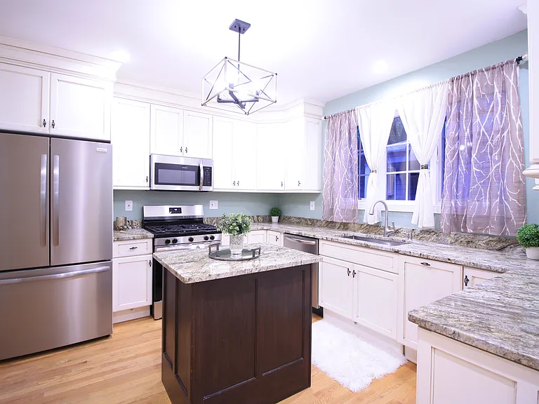 147 Stearns St — Photo 8