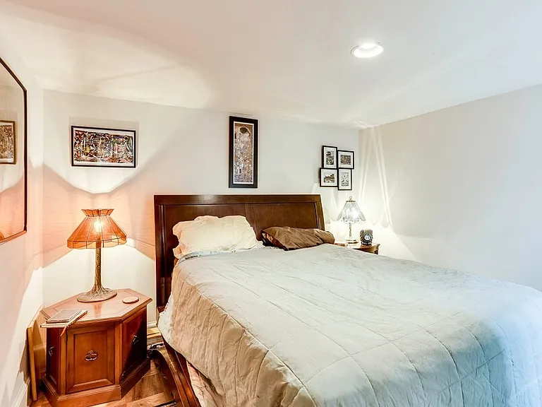 1726 Willard St NW #B — Photo 19