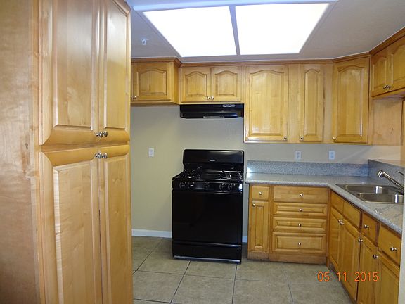 4th image of 1614 S Campus Ave APT I