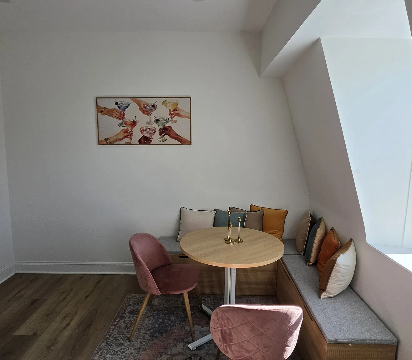 2 bed, 815 sqft, $3,000 — Photo 2
