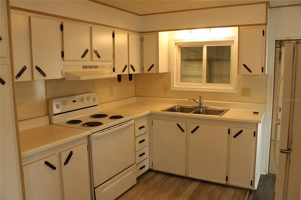 2 bed, 1.5 bath, 1025 sqft, $1,500 — Photo 3