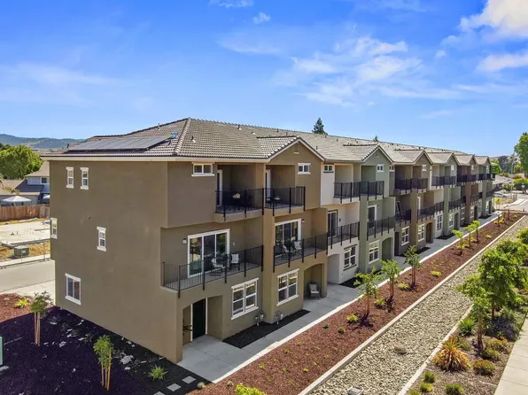 110 Bundeson Dr, Hollister, CA 95023