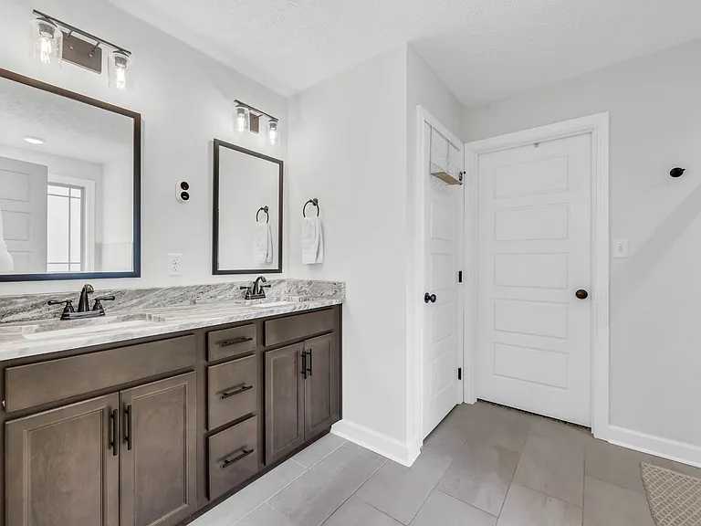 2023 Ireland Way — Photo 24