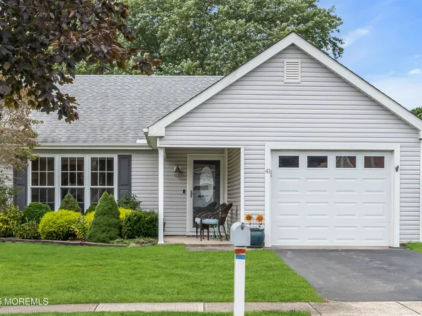 41 Mansfield Avenue, Manchester, NJ 08759