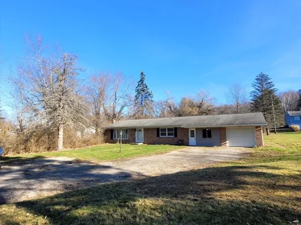 5823 Grubb Rd, Erie, PA 16506