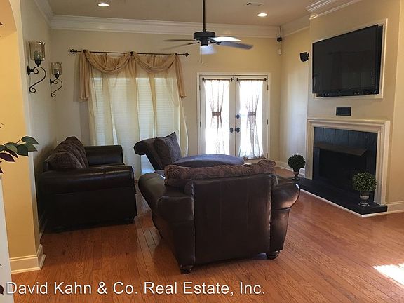 3rd image of 8955 Abingdon Pl