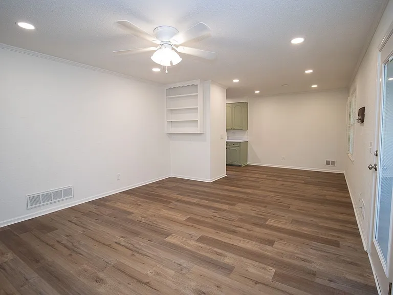 1110 Slann Dr — Photo 8