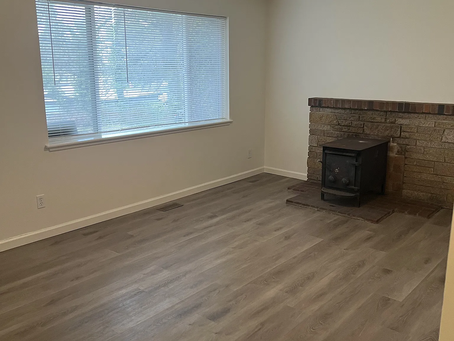 3 bed, 1180 sqft, $2,750 — Photo 4