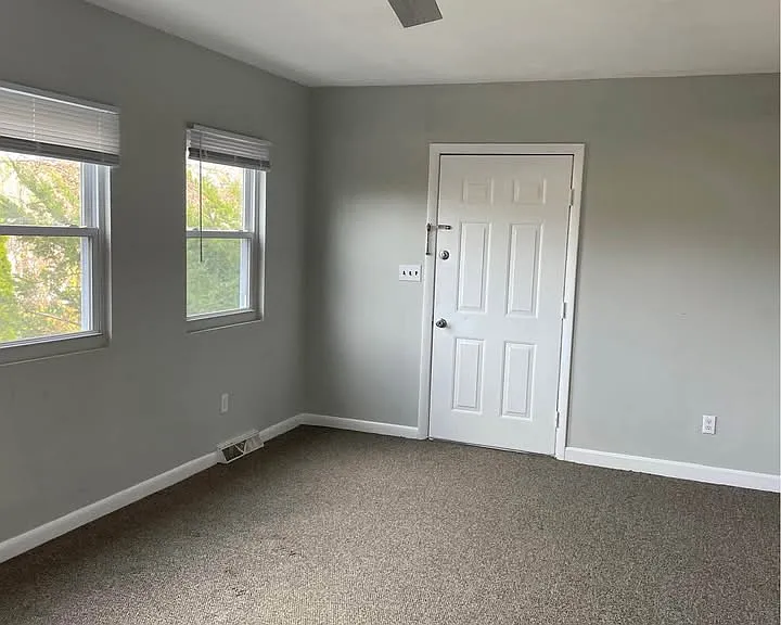 156 Shore Dr — Photo 8