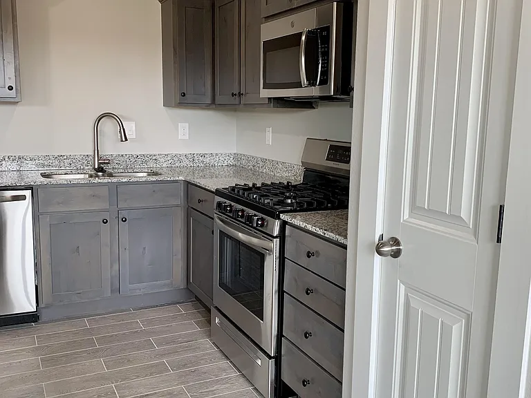 430 & 432 Rineel Ave #430 — Photo 8