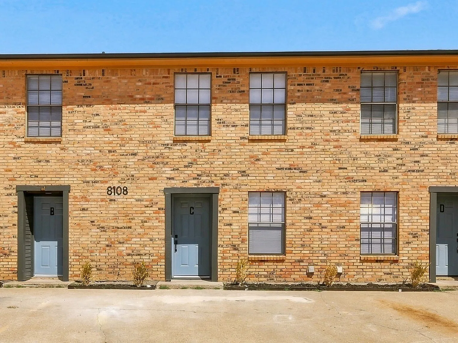 8108 Foxfire Ln — Photo 2