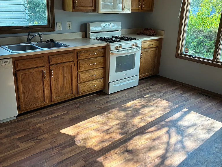 5512 Trippel Dr — Photo 8