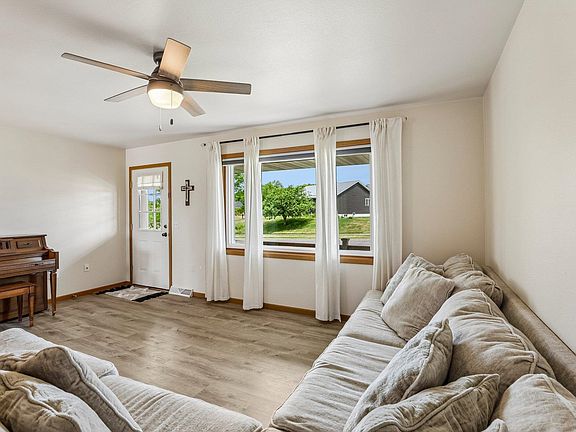 4th image of 153 Kellie Marie Ct