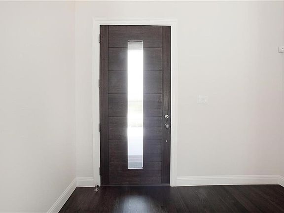 3rd image of 3729 Idlebrook Dr