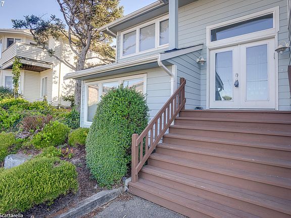 3rd image of 5508 NW Jetty Ave
