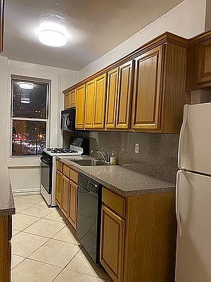 3rd image of 114-06 Queens Blvd #D2