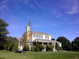 202 Spring Hill Rd, Portsmouth, RI 02871