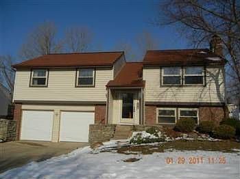 1st image of 825 Bradford Ct