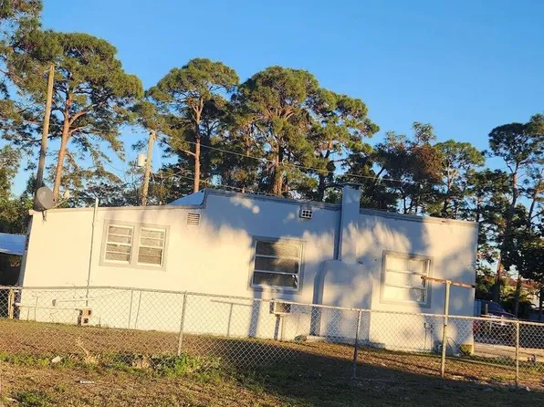 4699 Forest Ln, Lake Worth, FL 33463