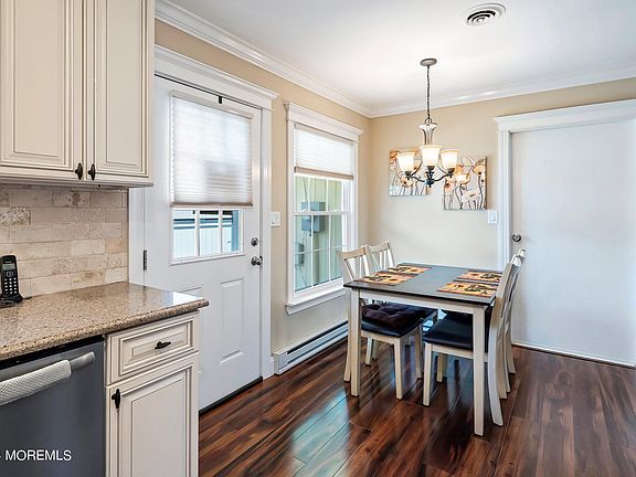 5th image of 86A Buckingham Drive