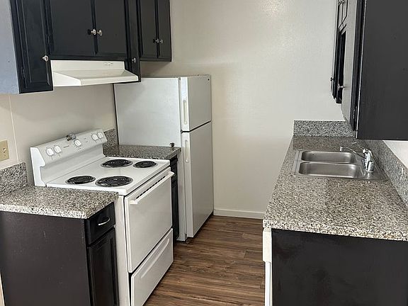 3rd image of 1141 43rd Ave #9